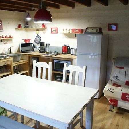 Le Gite De Chomet La Tour-dʼAuvergne Exteriör bild
