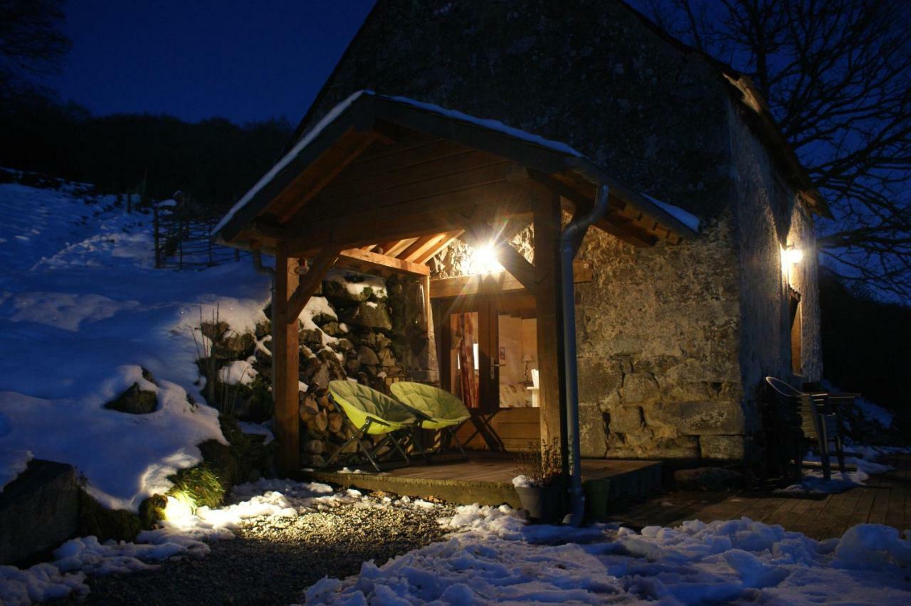 Le Gite De Chomet La Tour-dʼAuvergne Exteriör bild