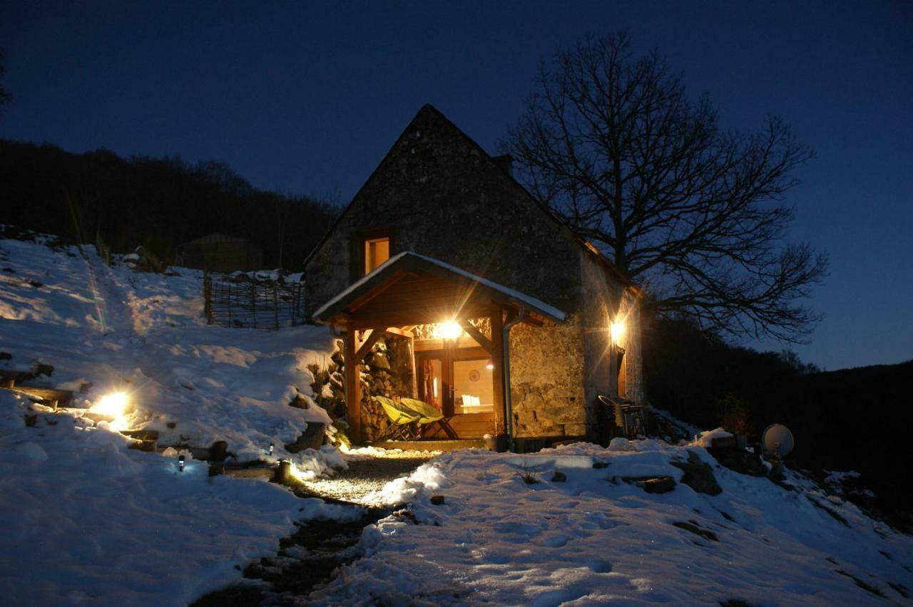 Le Gite De Chomet La Tour-dʼAuvergne Exteriör bild
